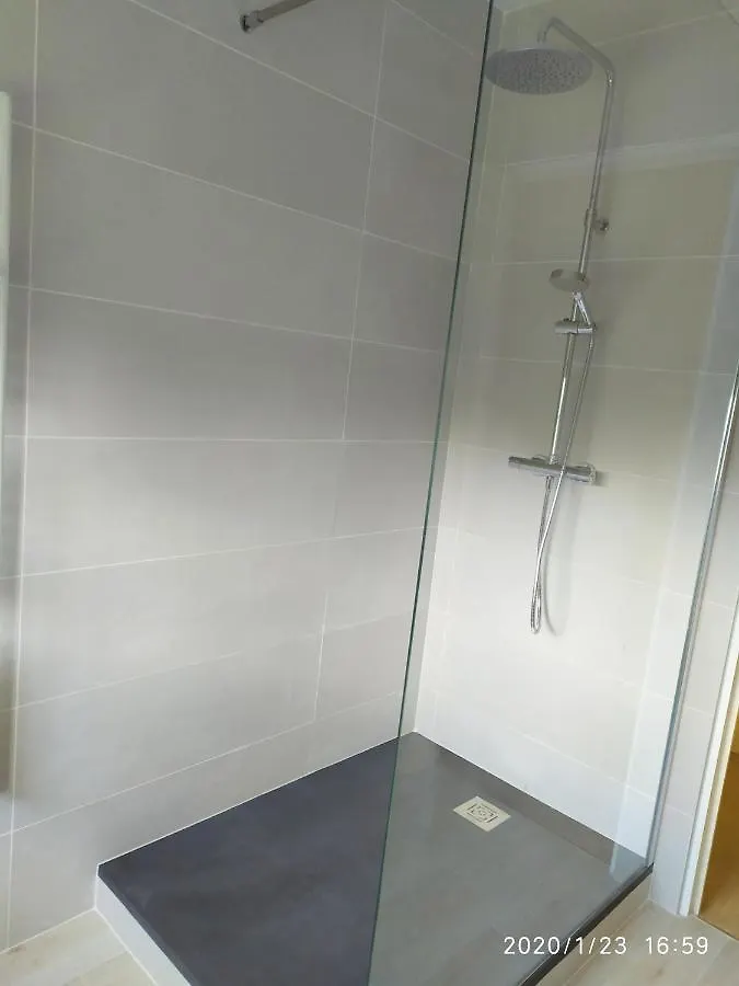 Maison Classee 3 Etoiles, Grand Jardin Clos Au Calme Proche Centre Ville, 10 Min Des Plages Pont-l'Abbe 0*,  France
